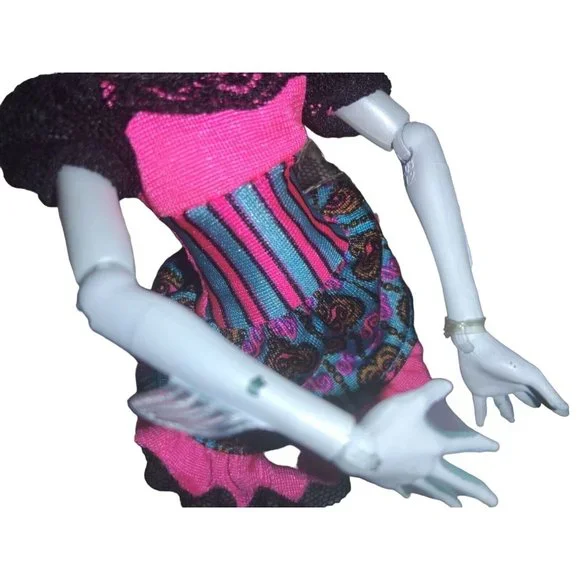 Mattel Monster High Laguna Blue Doll - Picture 4 of 7